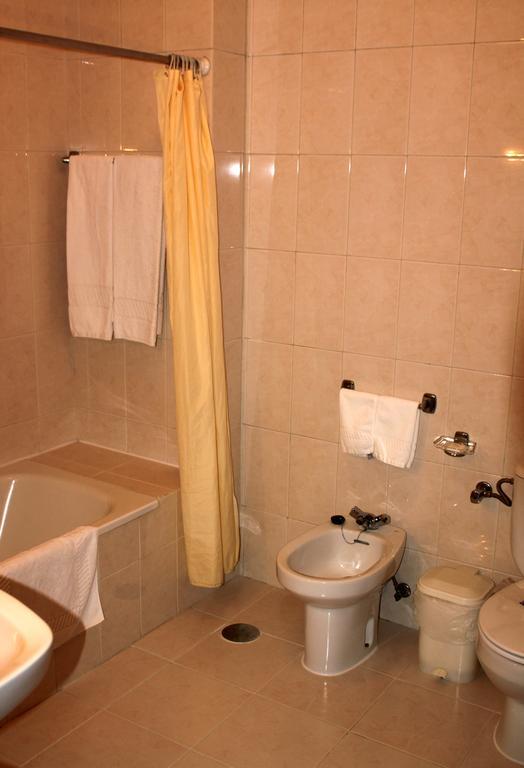 Hotel Dom Leal วาลองโก ภายนอก รูปภาพ